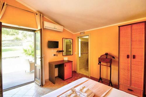 Alano Villa Sleeps 11 Air Con Wifi