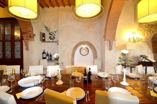 Ellerone Villa Sleeps 24 Pool Air Con Wifi