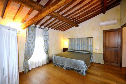 Ellerone Villa Sleeps 24 Pool Air Con Wifi