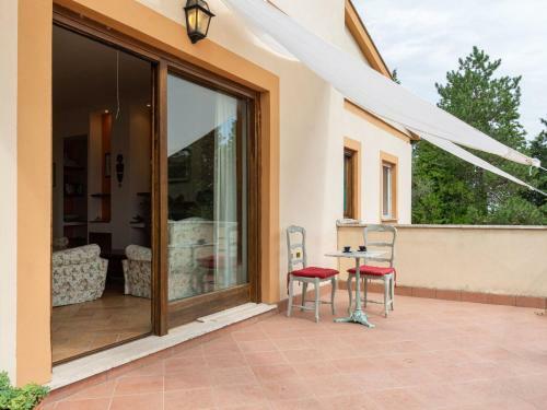 Inviting Farmhouse In San Venanzo With Garden