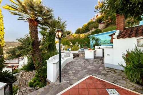 Priora Villa Sleeps 12 Pool Air Con Wifi