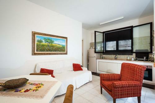Stazzo Apartment Sleeps 3 With Pool Air Con And Wifi