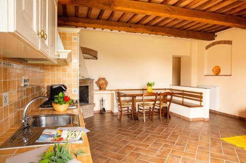 Sea View 4 Guests Apartment In Historic Villa