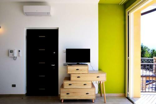 Three-room Apartment Groppello - Green With Large Lake View Terrace