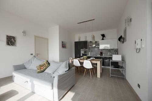Three-room Apartment Groppello - Green With Large Lake View Terrace