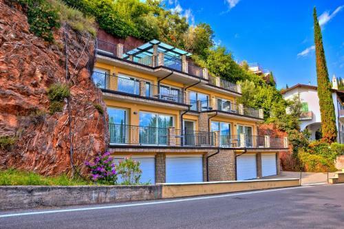 Three-room Apartment Groppello - Green With Large Lake View Terrace