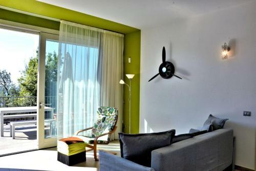 Three-room Apartment Groppello - Green With Large Lake View Terrace