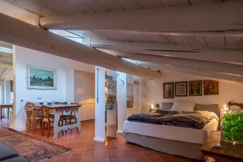 Apartamento S. Trinit� 18, Suites & Rooms