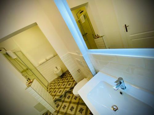 Hostal Crops City Stay