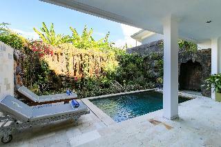 Hotel Aleesha Villas & Deluxe Suites