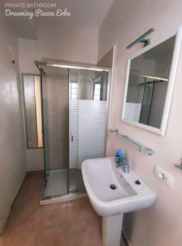 Hostal Dreaming Piazza Erbe Rooms