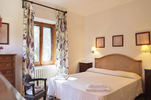 San Quirico Villa Sleeps 8 Pool Wifi