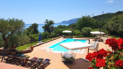 Cammaresano-villano Villa Sleeps 16 Pool Air Con