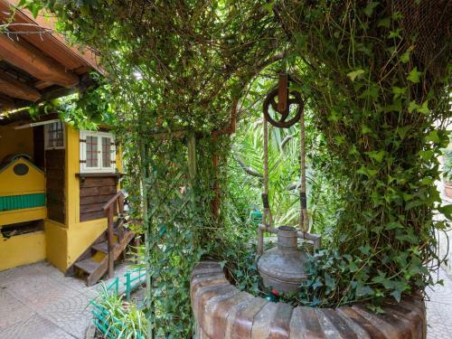 Appealing Villa In Villa San Giovanni With Garden