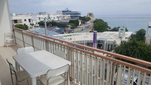 Apartamento Torre Dell'orso Centralissima Vista Mare