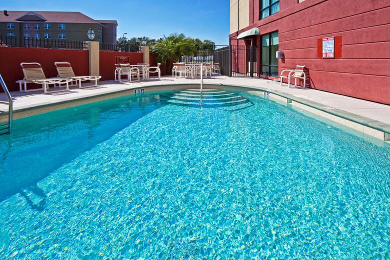 Holiday Inn Express Hotel & Suites Oldsmar