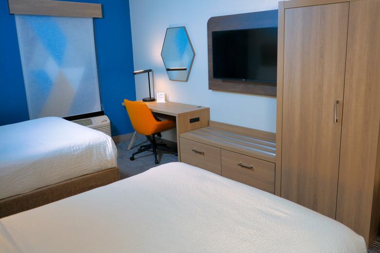 Holiday Inn Express Hotel & Suites Oldsmar