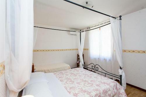 Osteria Di Ramazzano Villa Sleeps 7 Pool Air Con