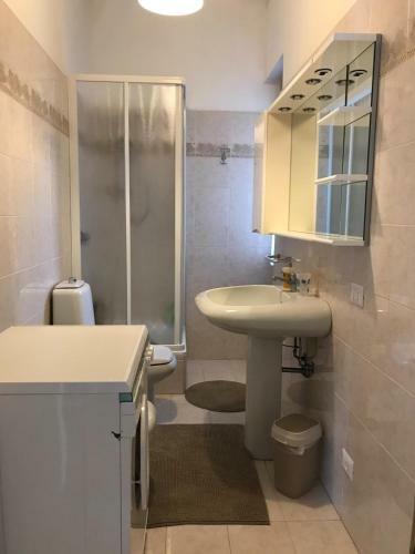 Big Apartment With Lake View And Three Bedrooms