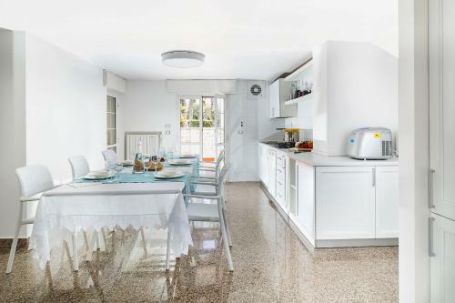 Marina Di Modica Villa Sleeps 10 Pool Air Con Wifi