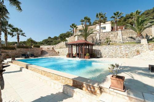 Marina San Gregorio Holiday Home Sleeps 7 With Pool