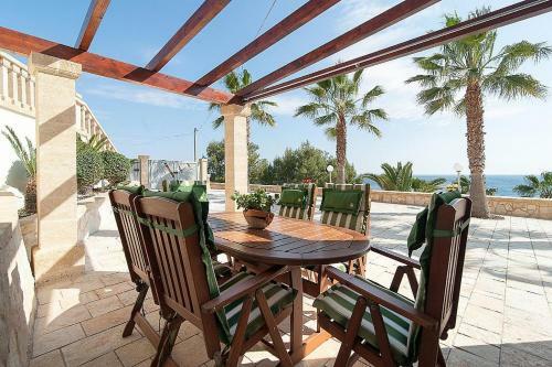 Marina San Gregorio Holiday Home Sleeps 7 With Pool