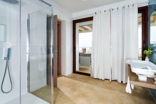 Reitani Villa Sleeps 6 Pool Air Con Wifi T781990