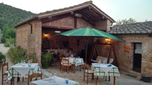 Hostal Colors Tastes In The Montagnola Senese
