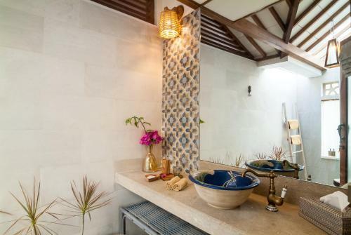 Coral Flora Villa Beach Front