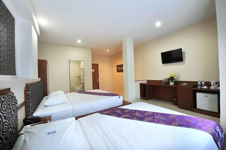 Gaja Hotel