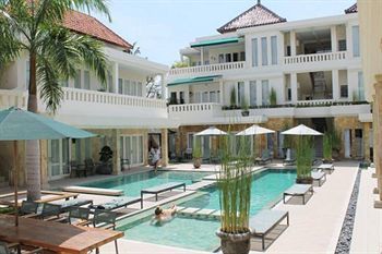 Aparthotel Bali Court Hotel And Apartment