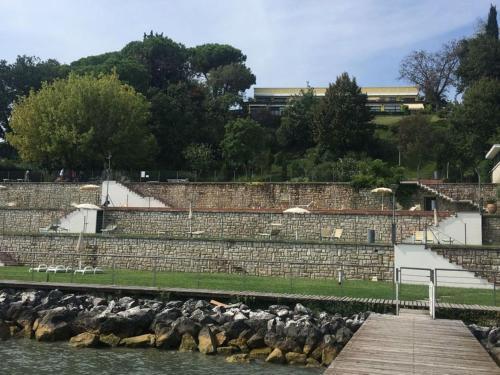 Splendid Apartment In Padenghe Sul Garda Bs With Garden