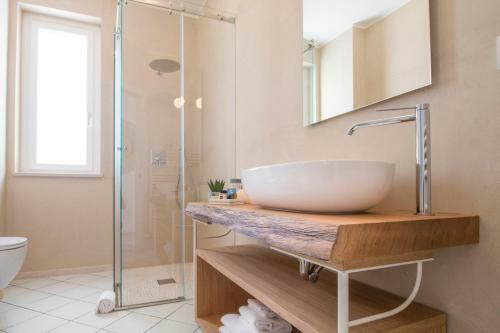 Villa In Capitolo Sleeps 10 With Pool And Air Con