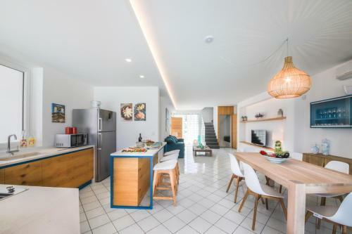 Villa In Capitolo Sleeps 10 With Pool And Air Con