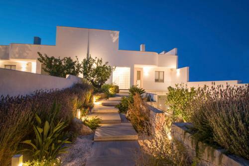 Villa In Capitolo Sleeps 10 With Pool And Air Con