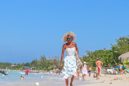 Burbon Beach Hotel-negril
