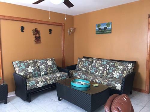 Mobay Surprise Villa_2 Bd Rm