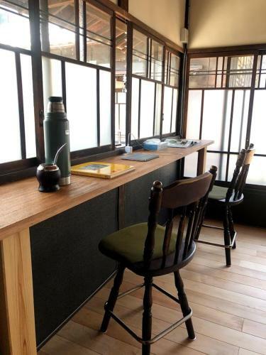 Hostal Okiya Guest House & Tapas Bar