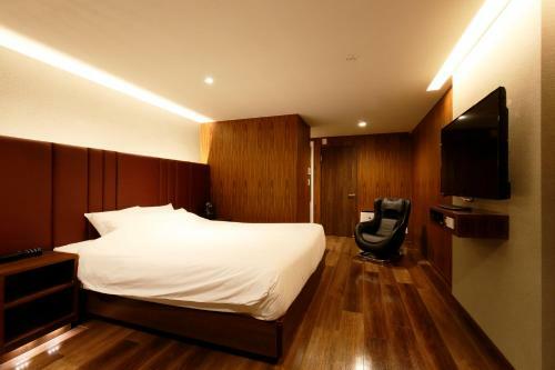Knows Hotel