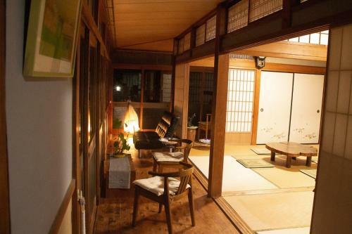 1st Floor 6 Tatami Floor � 2 + Wide Edge