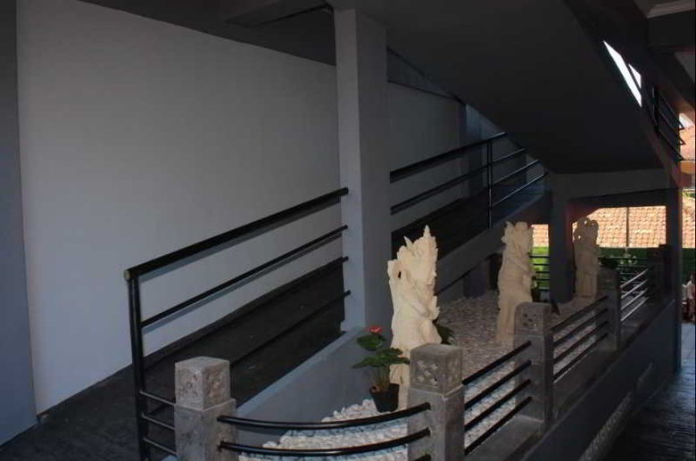 Arya Hotel & Spa