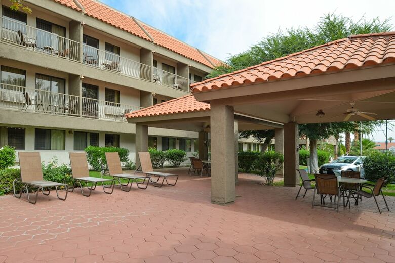 Hotel Holiday Inn Exp. Palm Desert-rancho Mirage/golf(.)
