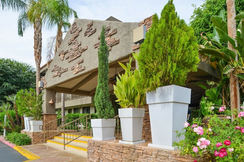 Hotel Holiday Inn Exp. Palm Desert-rancho Mirage/golf(.)