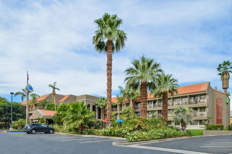 Hotel Holiday Inn Exp. Palm Desert-rancho Mirage/golf(.)