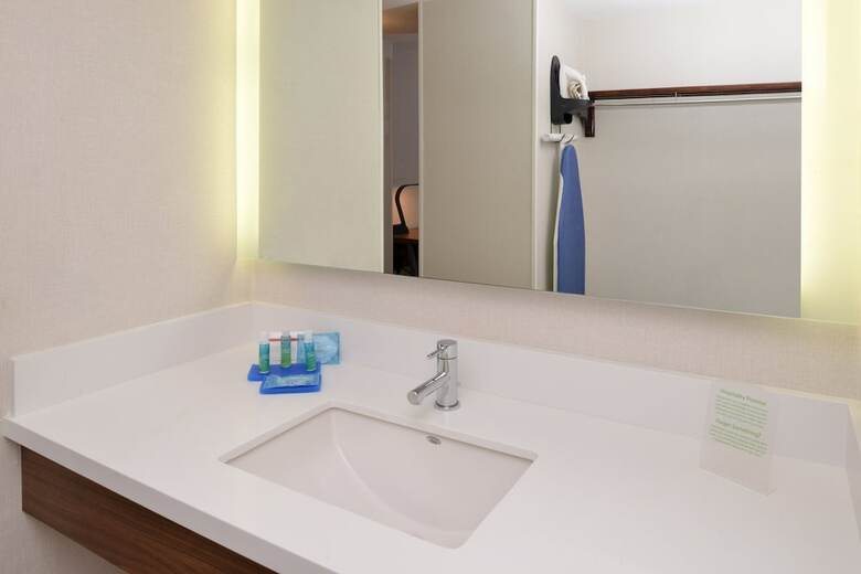 Hotel Holiday Inn Exp. Palm Desert-rancho Mirage/golf(.)