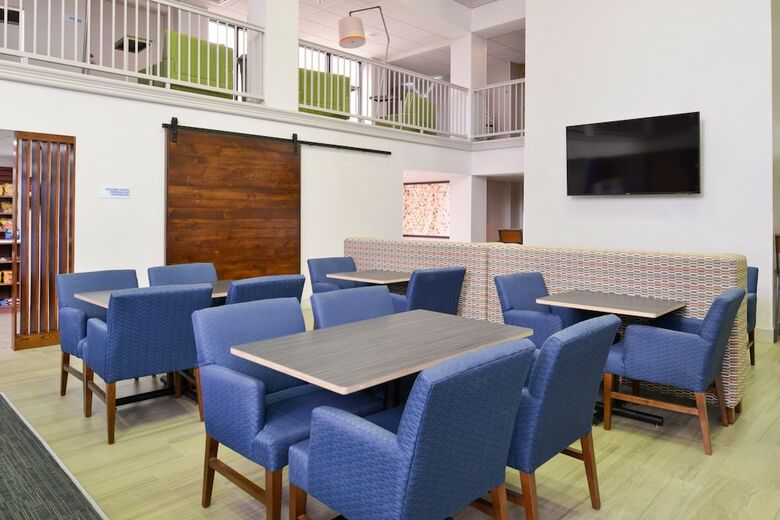 Hotel Holiday Inn Exp. Palm Desert-rancho Mirage/golf(.)