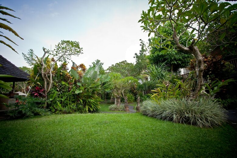 Hotel Sri Ratih Cottages