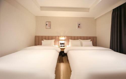 Motel Hotel Lazy Heaven