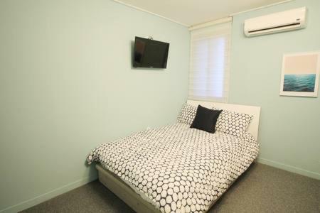 Hostal Mw House