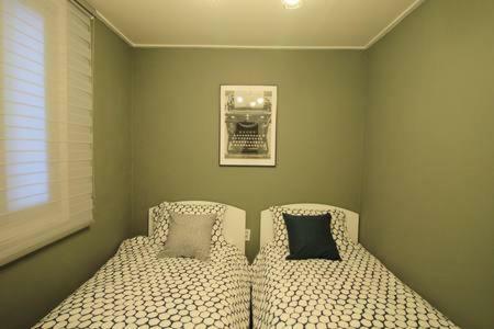 Hostal Mw House